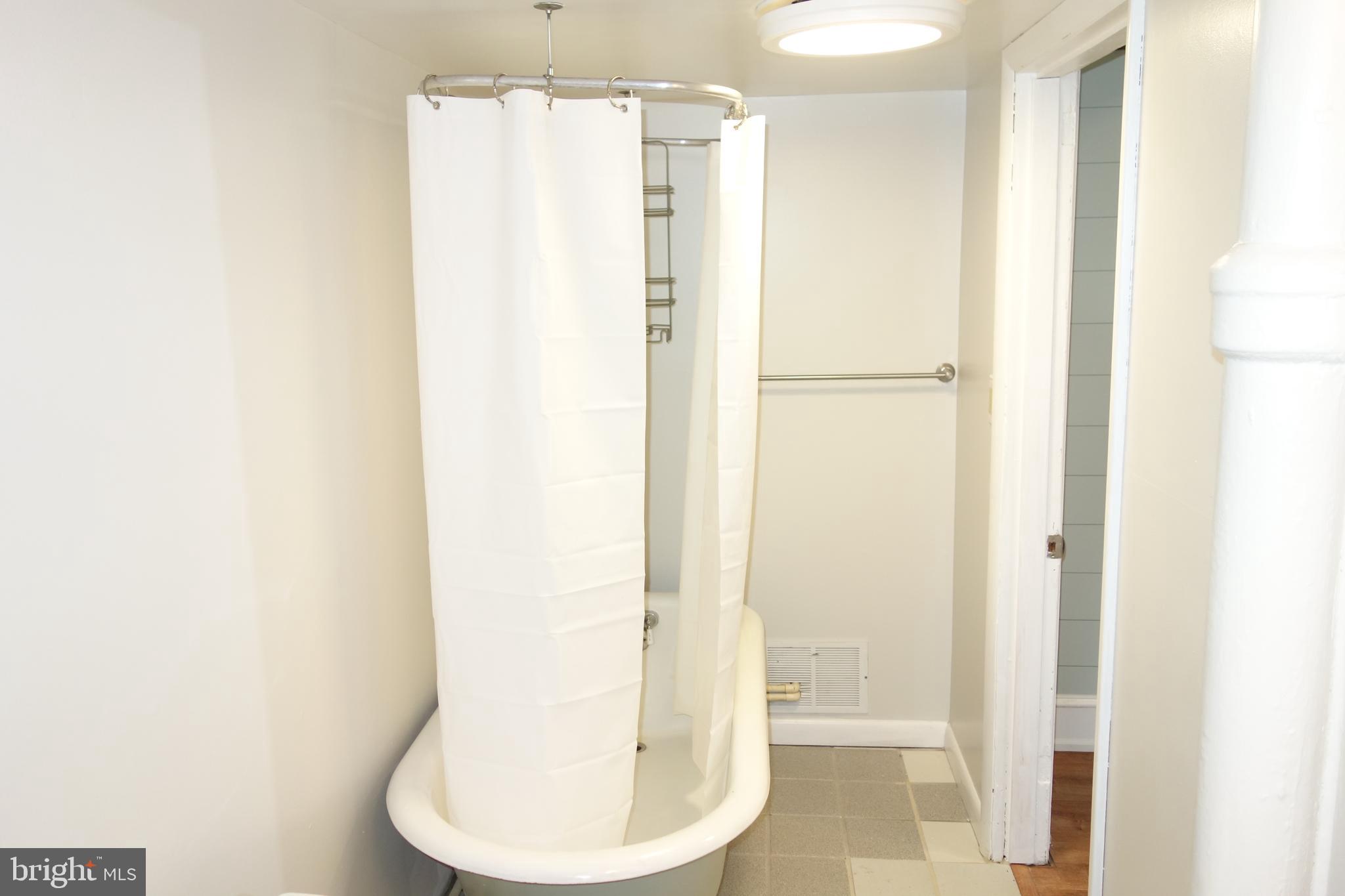 OXFORD - Residential Lease