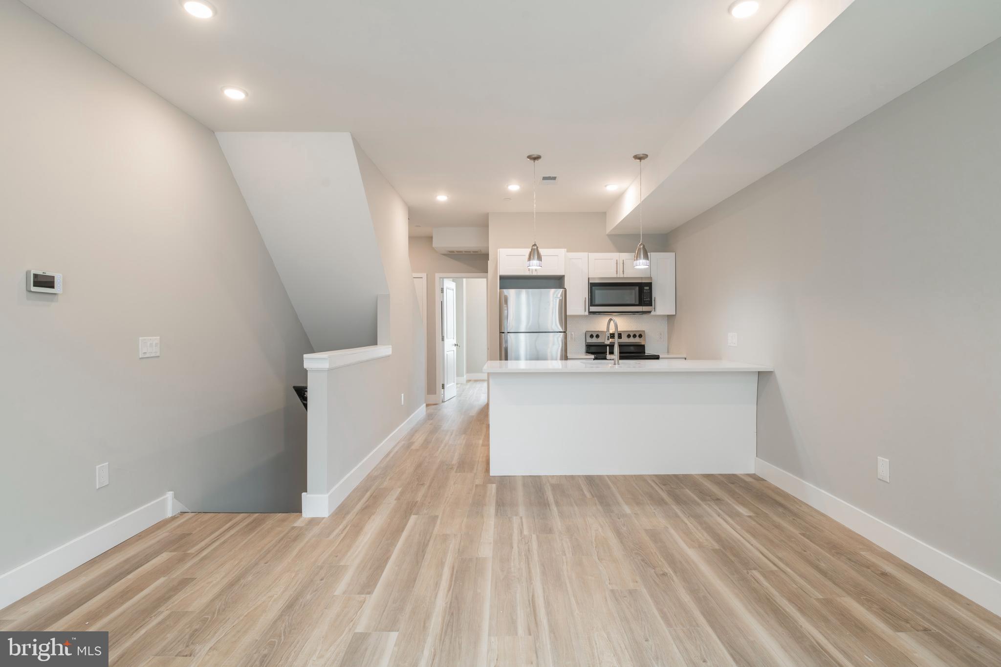 2009 N DARIEN STREET 2