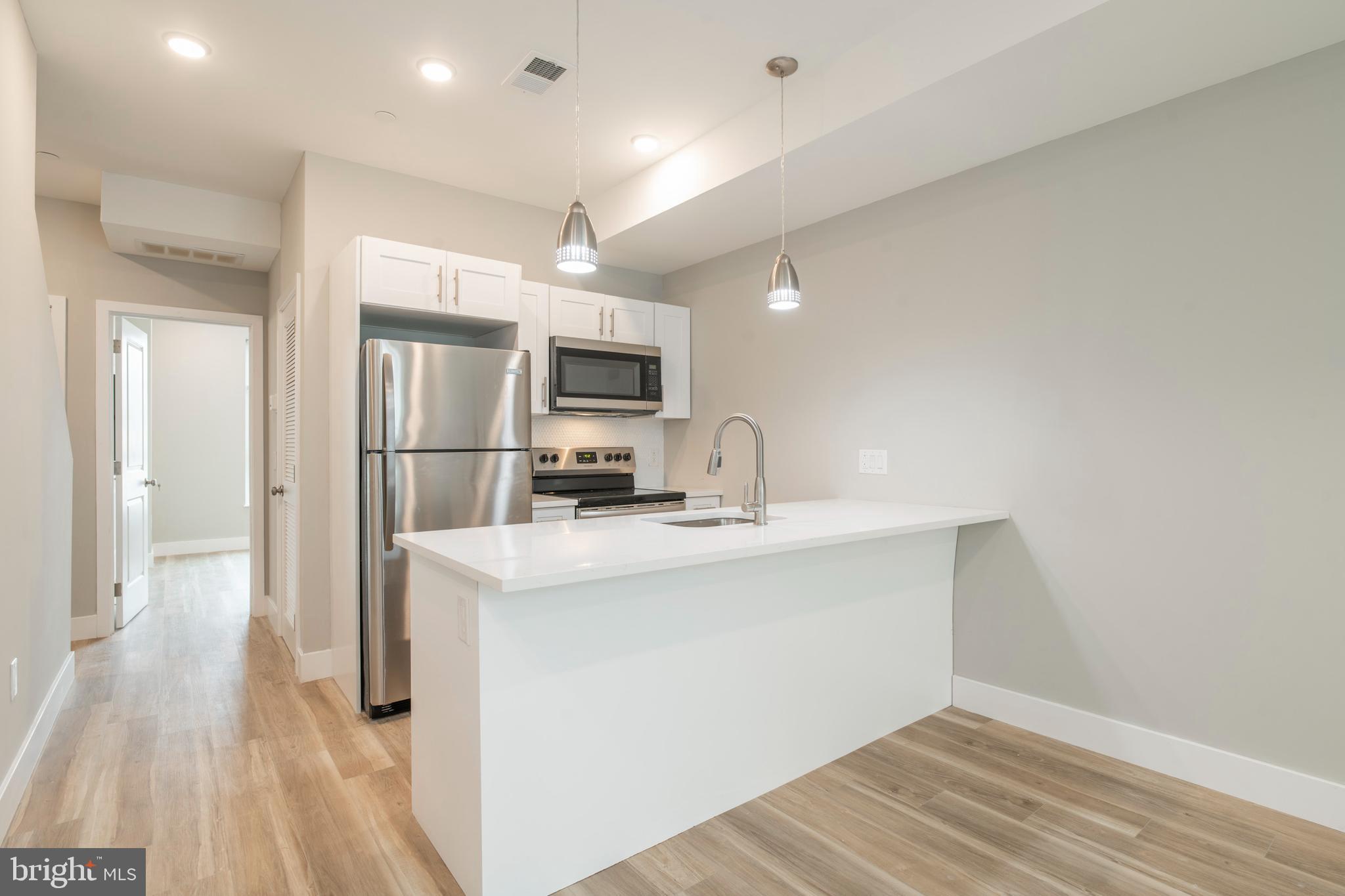 2009 N DARIEN STREET 2