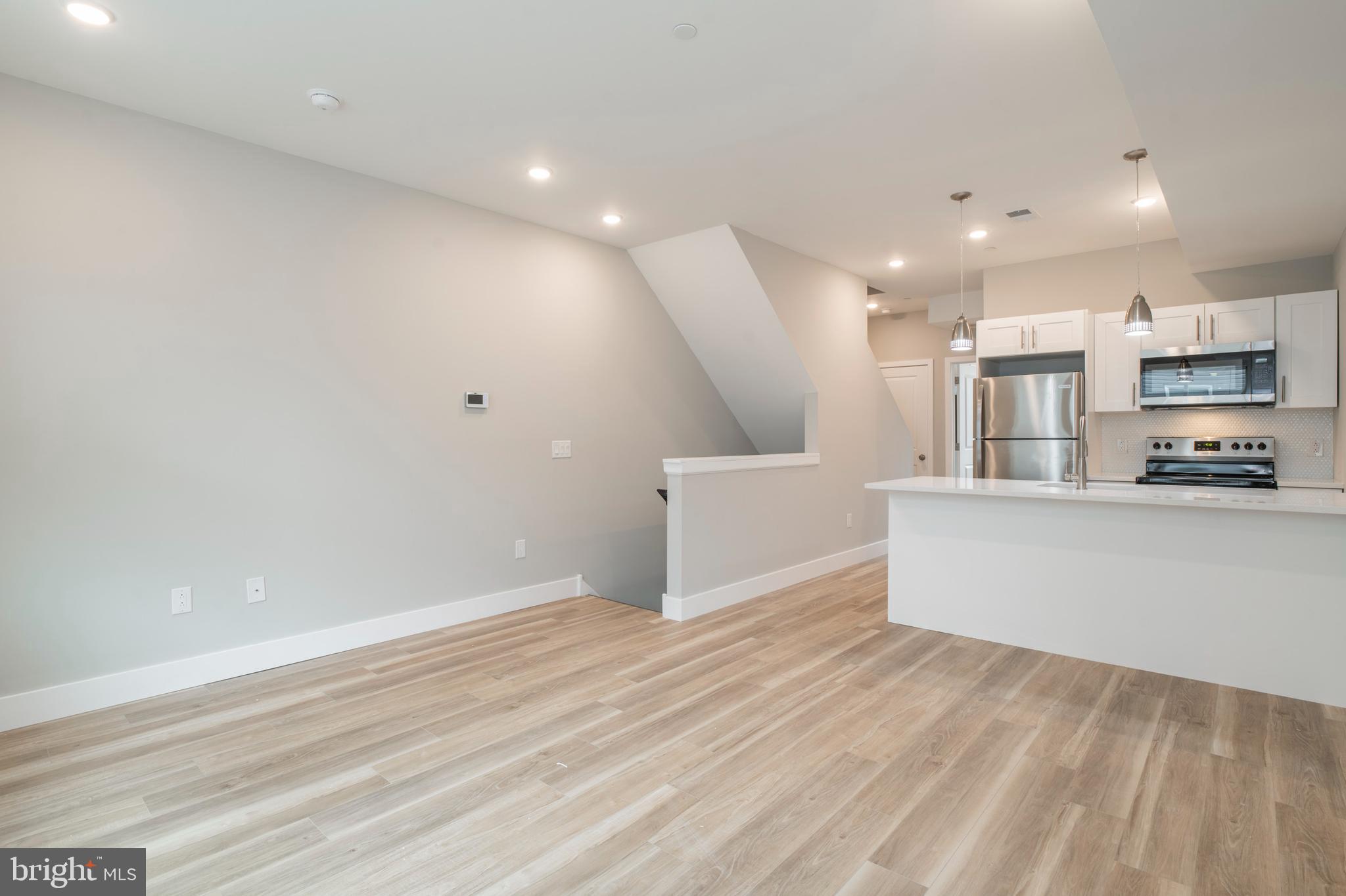 2009 N DARIEN STREET 2