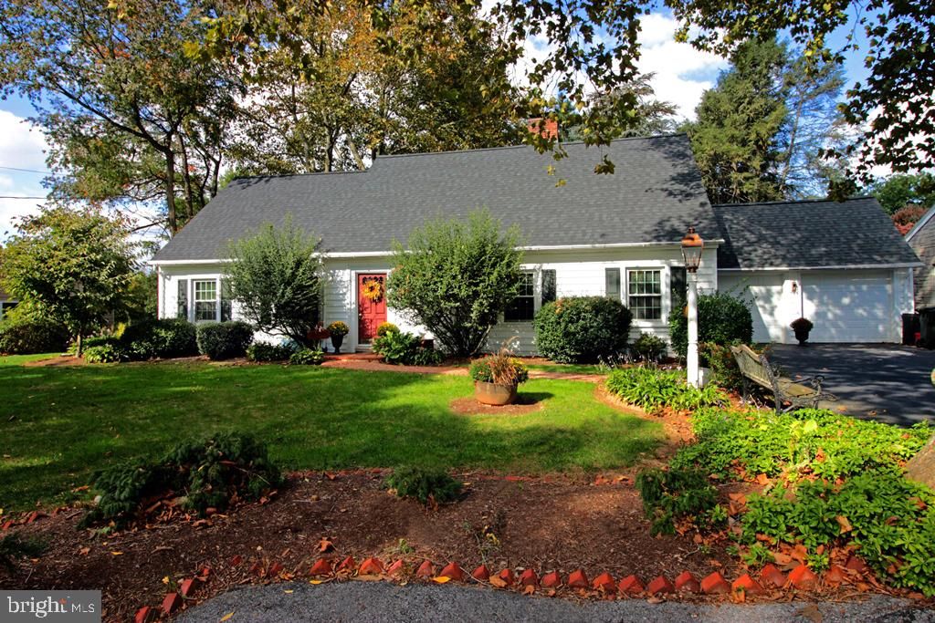 Photo of 11 LANDIS VALLEY RD, LITITZ, PA 17543 (MLS # PALA2026594)