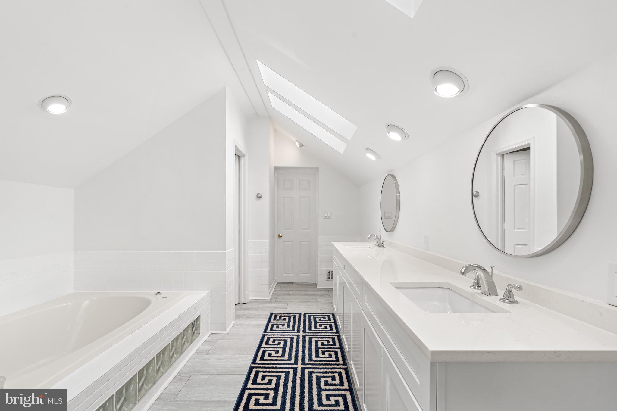 RUXTON - Residential