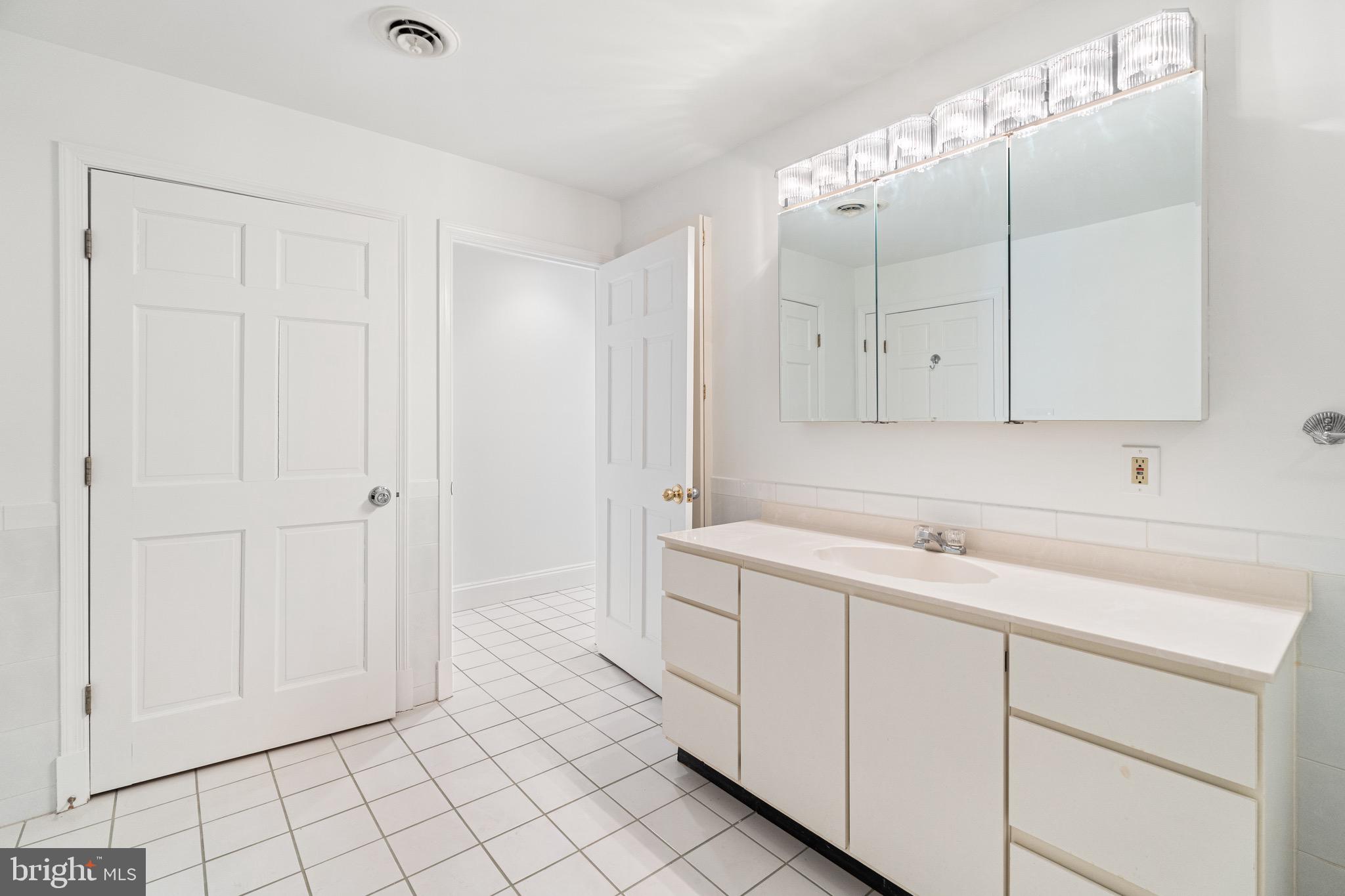 RUXTON - Residential