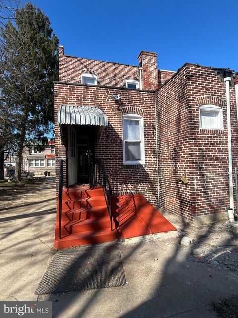 Townhouse For Sale - 1352 Carl Miller Boulevard<br/> CAMDEN, NJ 08104