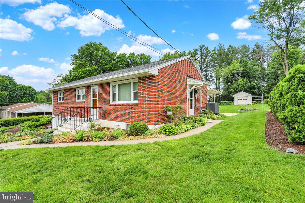 41 JAYANN DRIVE
