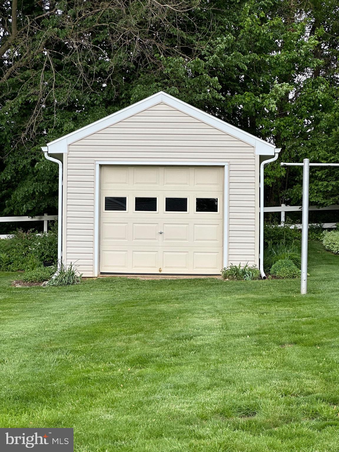 41 JAYANN DRIVE