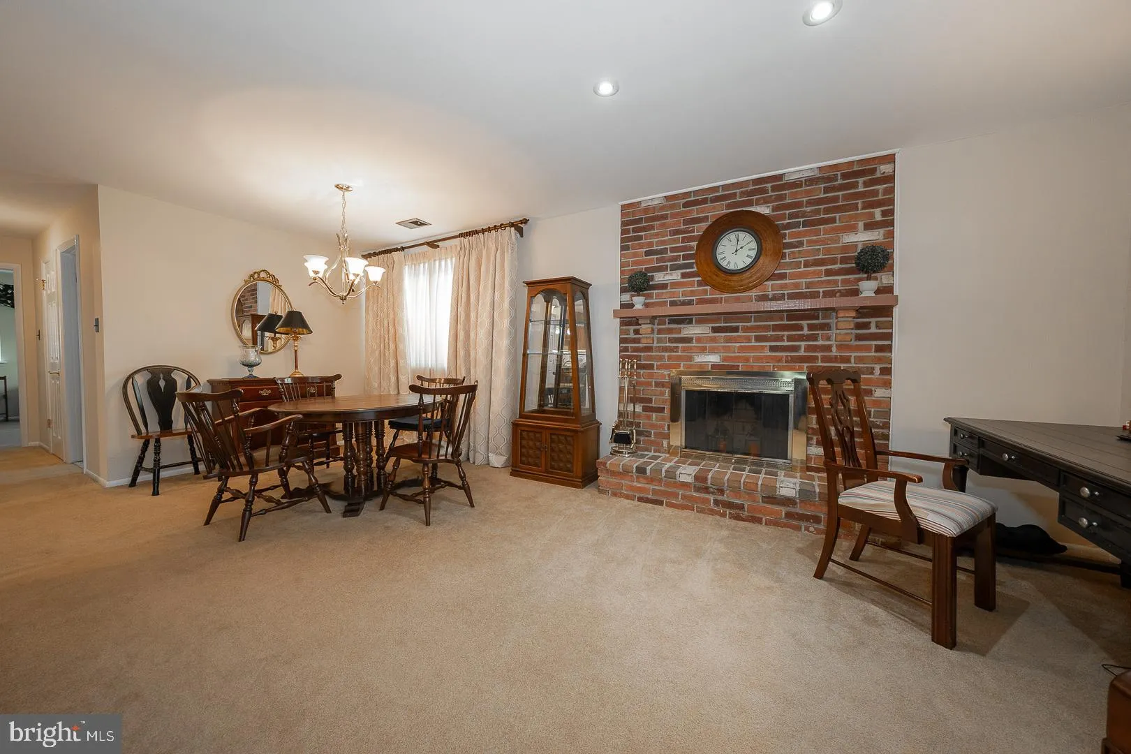 Wayne, Pennsylvania 19087, United States, 2 Bedrooms Bedrooms, ,2 BathroomsBathrooms,Residential,Active,81526