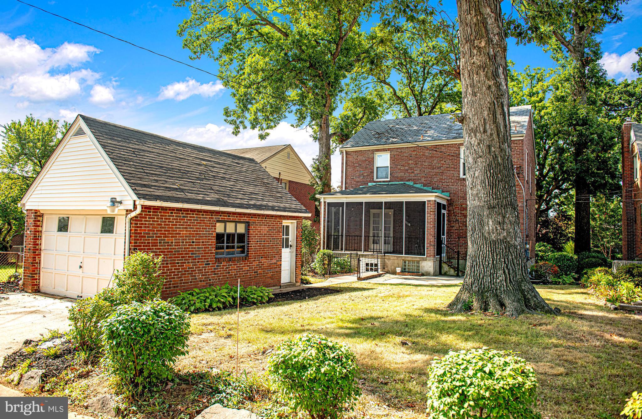 OVERLEA MANOR - Residential