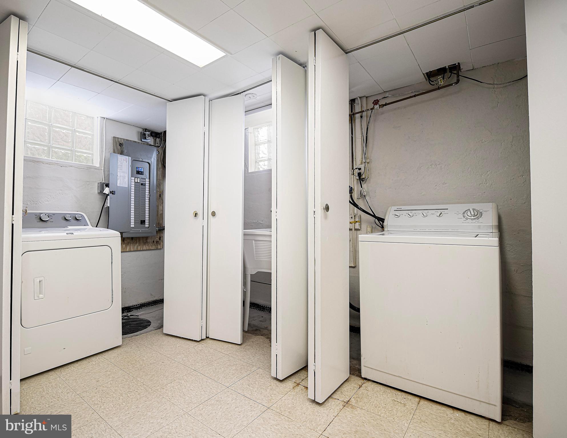 OVERLEA MANOR - Residential