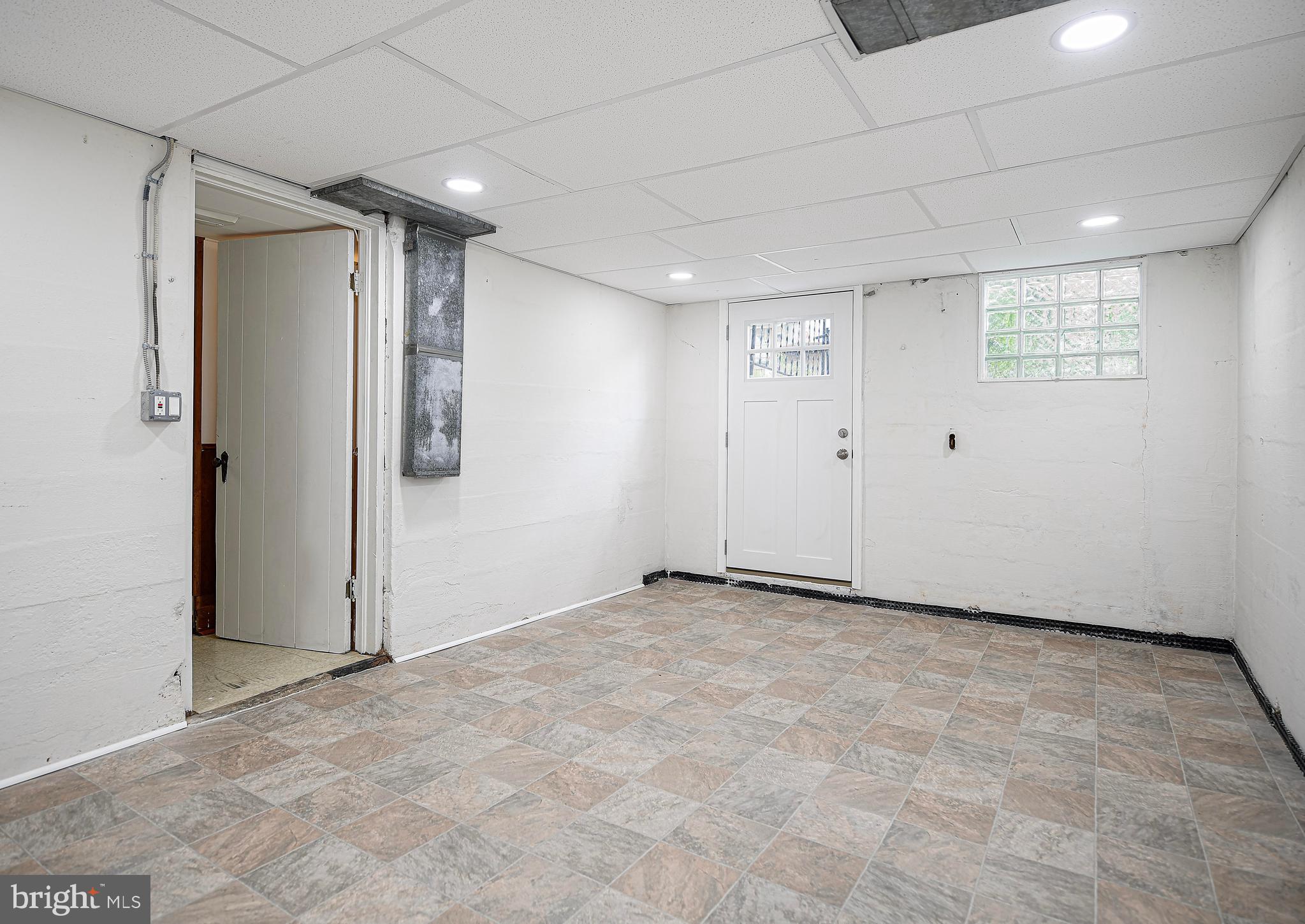 OVERLEA MANOR - Residential