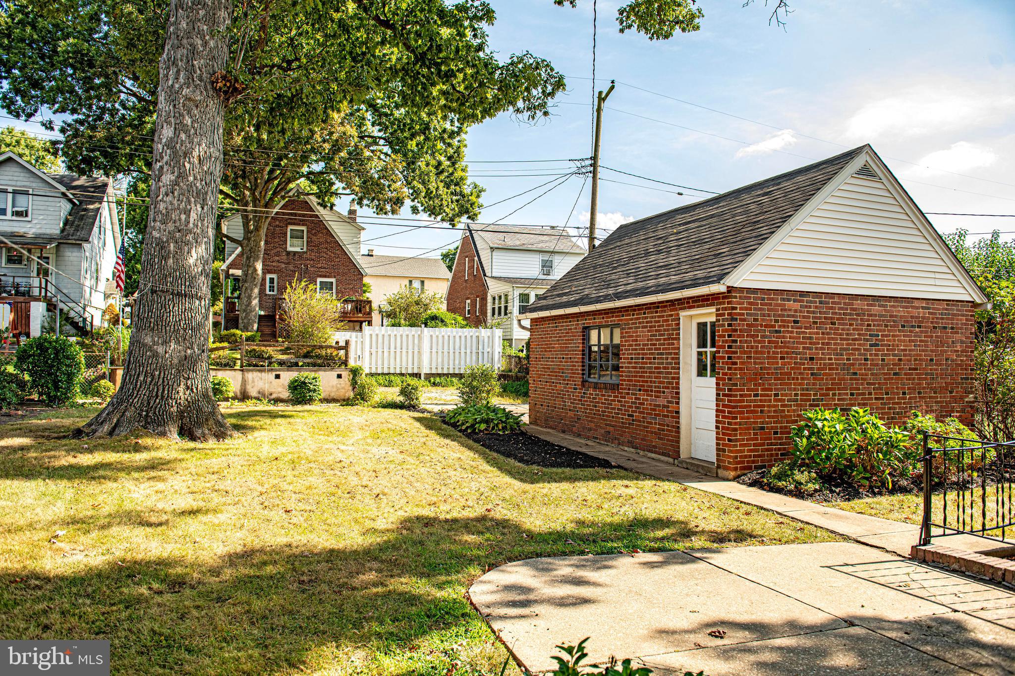 OVERLEA MANOR - Residential