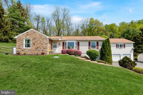 93 SHADY LANE BOYERTOWN PA 19512