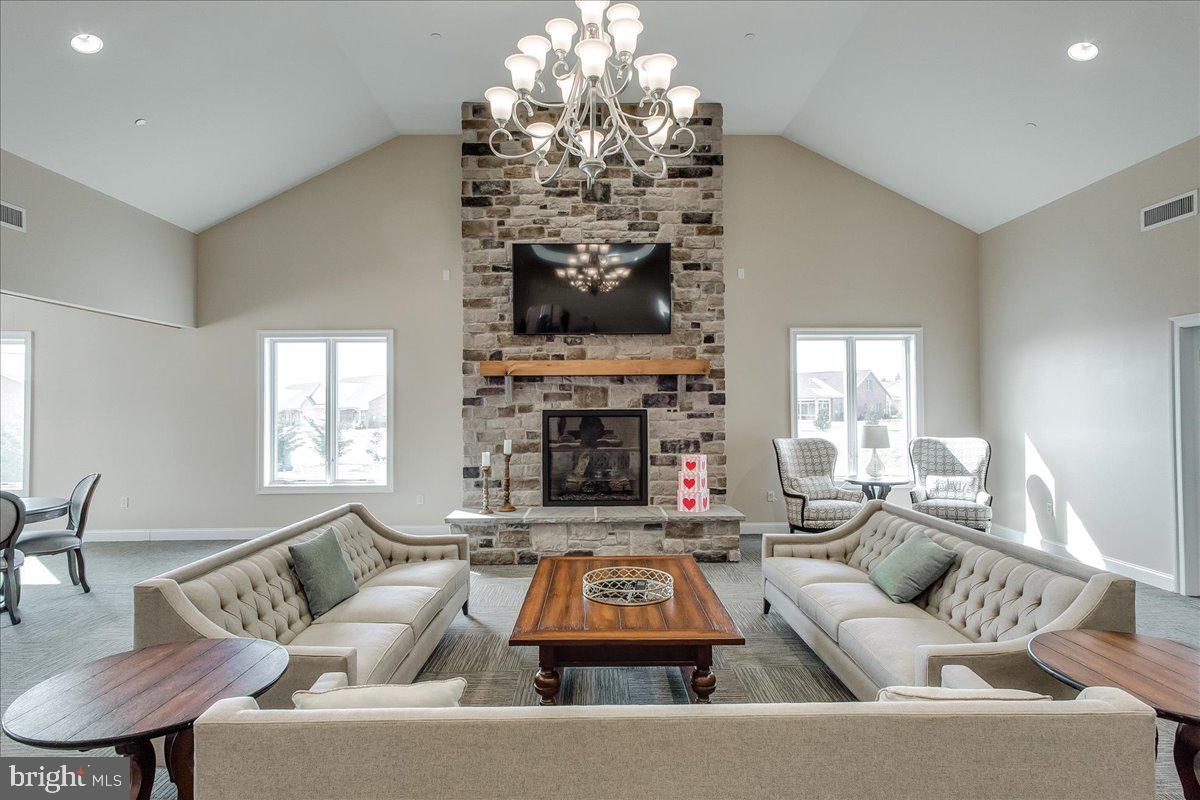 EMERALD POINTE - Residential