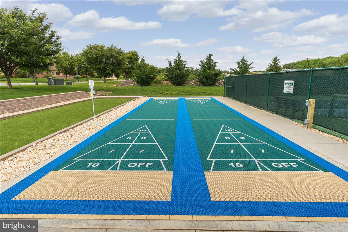 EMERALD POINTE - Residential