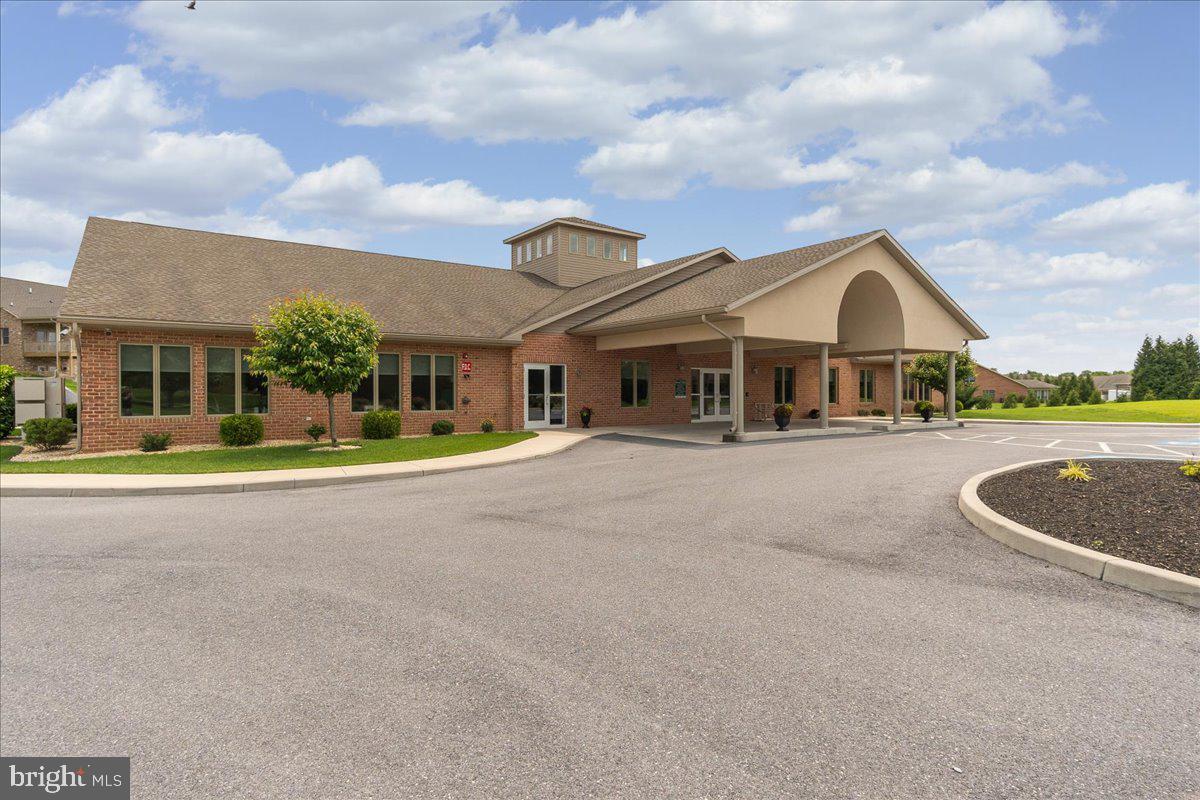 EMERALD POINTE - Residential