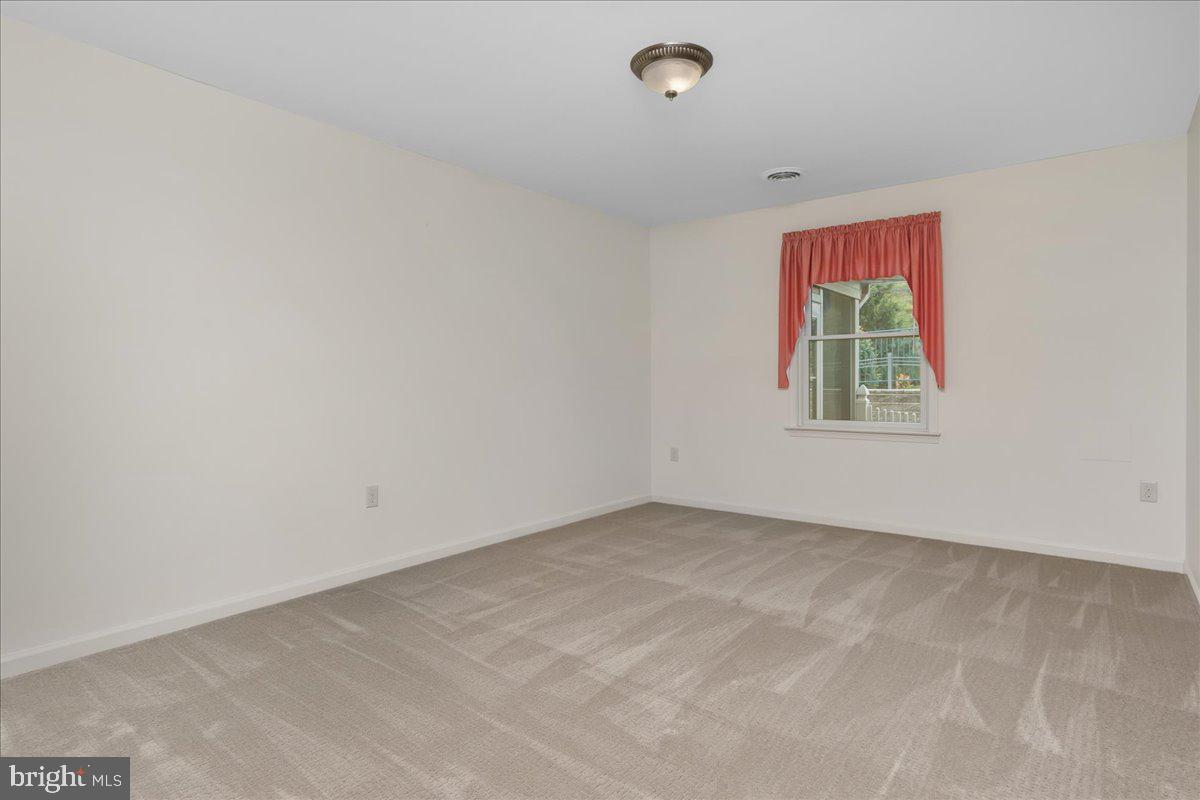 EMERALD POINTE - Residential