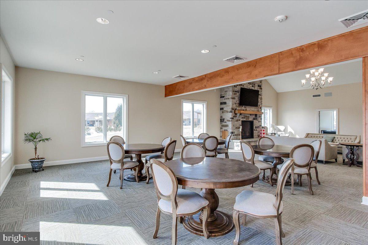 EMERALD POINTE - Residential