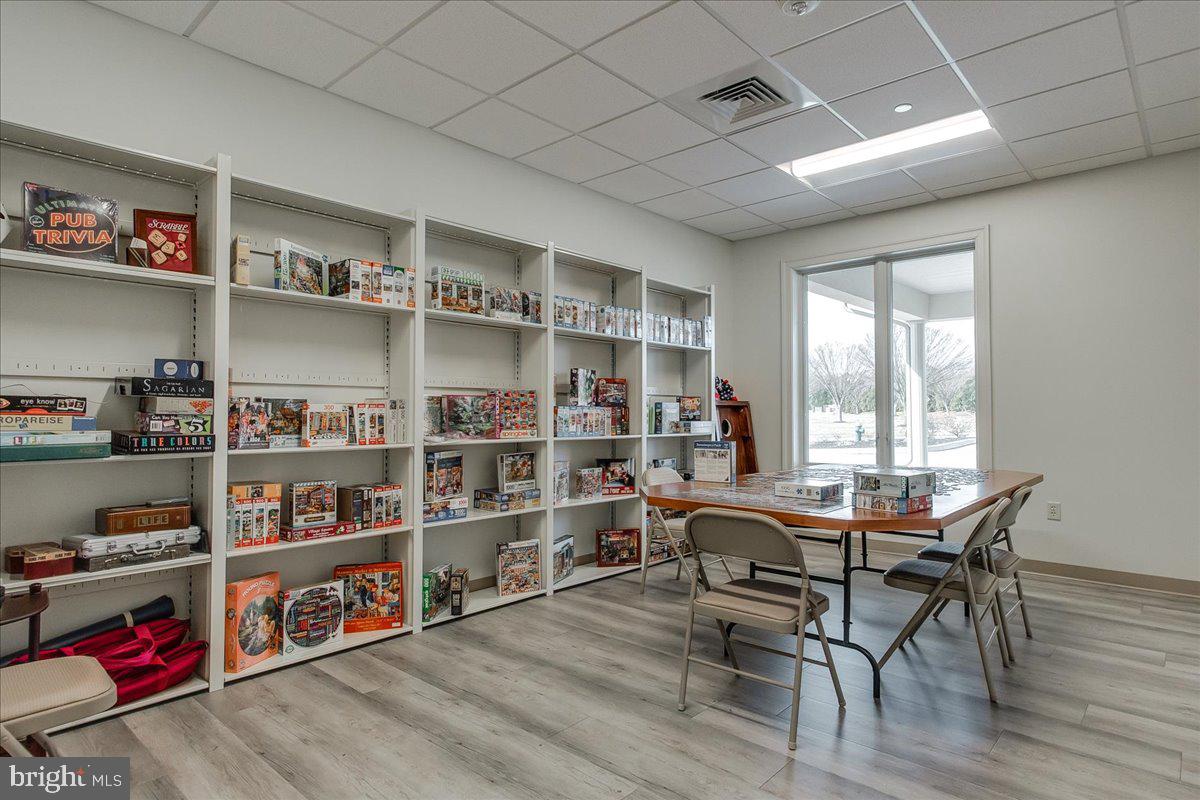 EMERALD POINTE - Residential