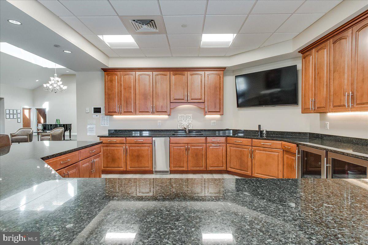 EMERALD POINTE - Residential