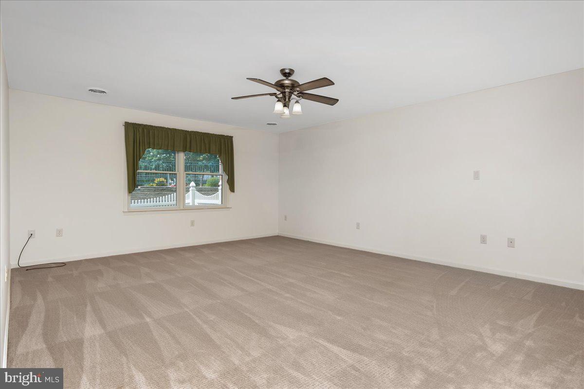 EMERALD POINTE - Residential