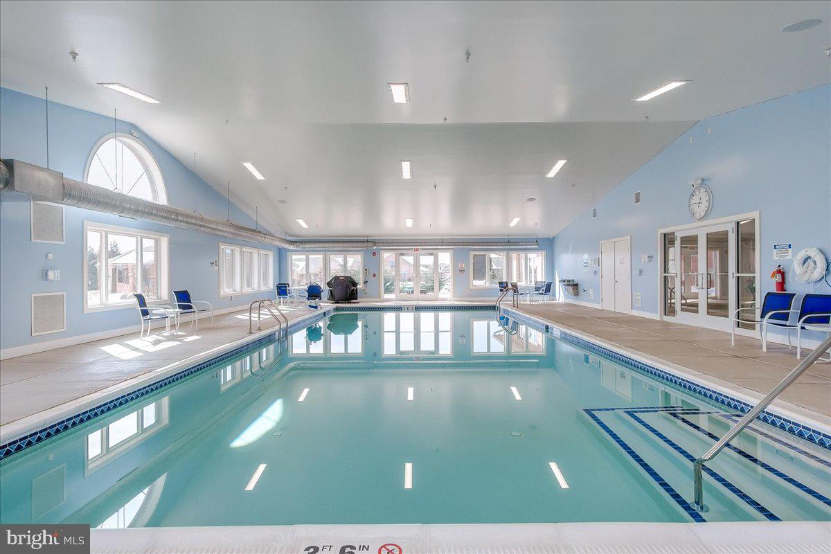 EMERALD POINTE - Residential