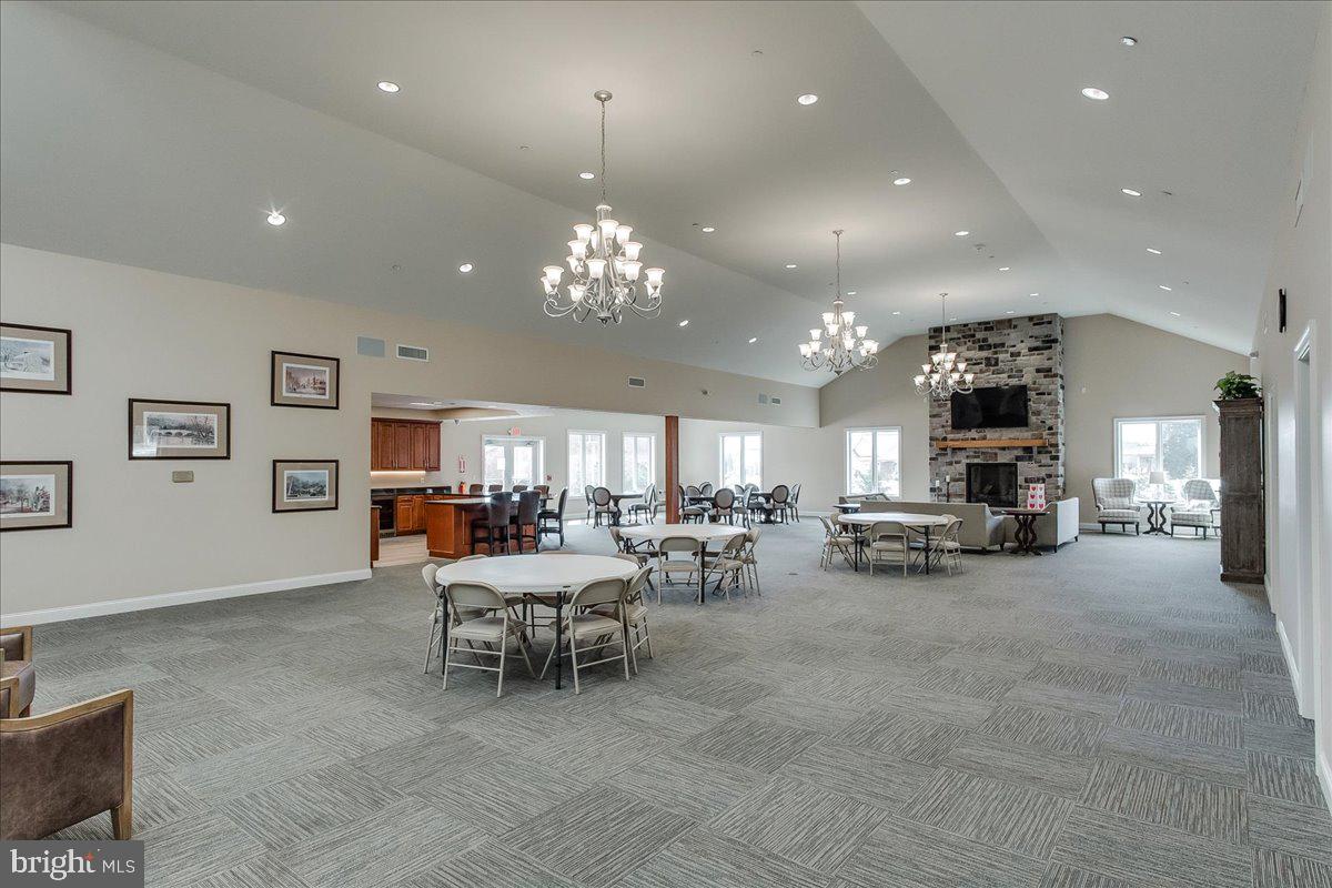 EMERALD POINTE - Residential