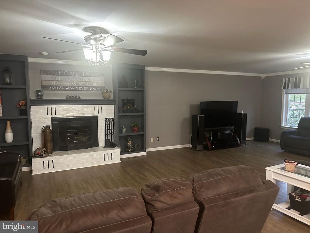 Photo of 214 Springlawn Drive, LANCASTER, PA 17601 (MLS # PALA2061124)