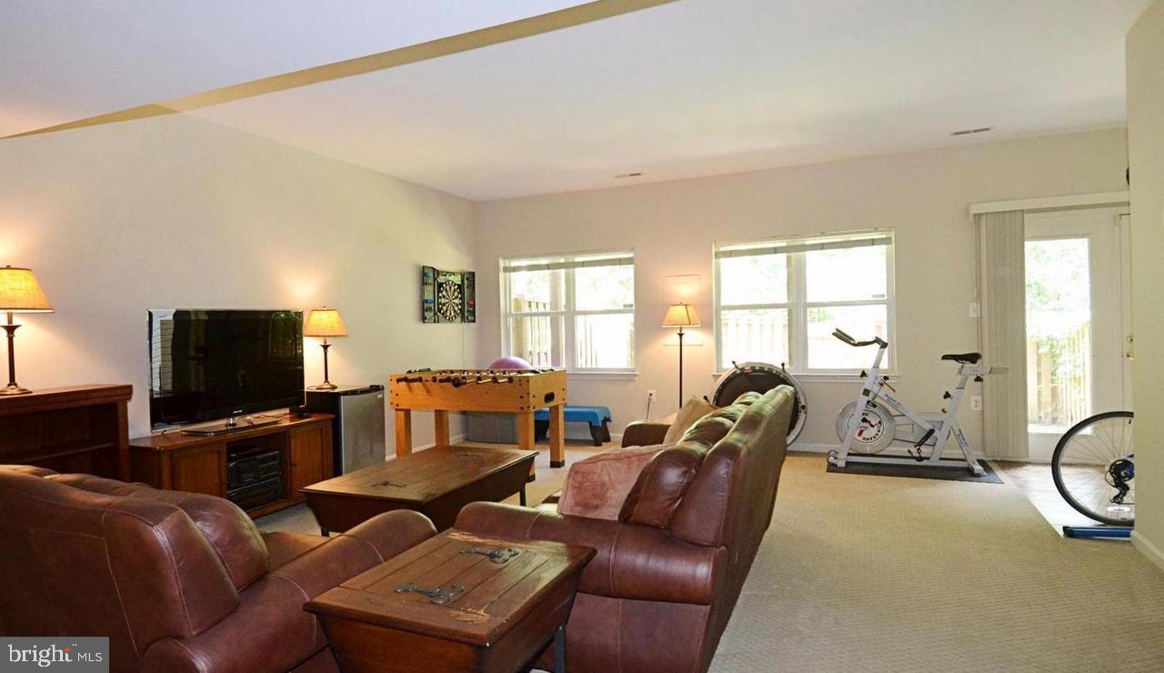 POTOMAC HUNT - Residential Lease