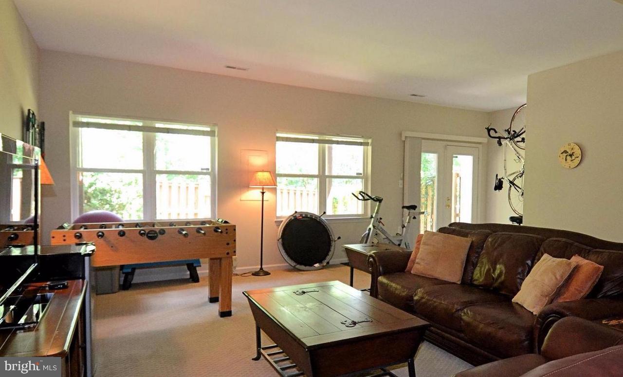 POTOMAC HUNT - Residential Lease