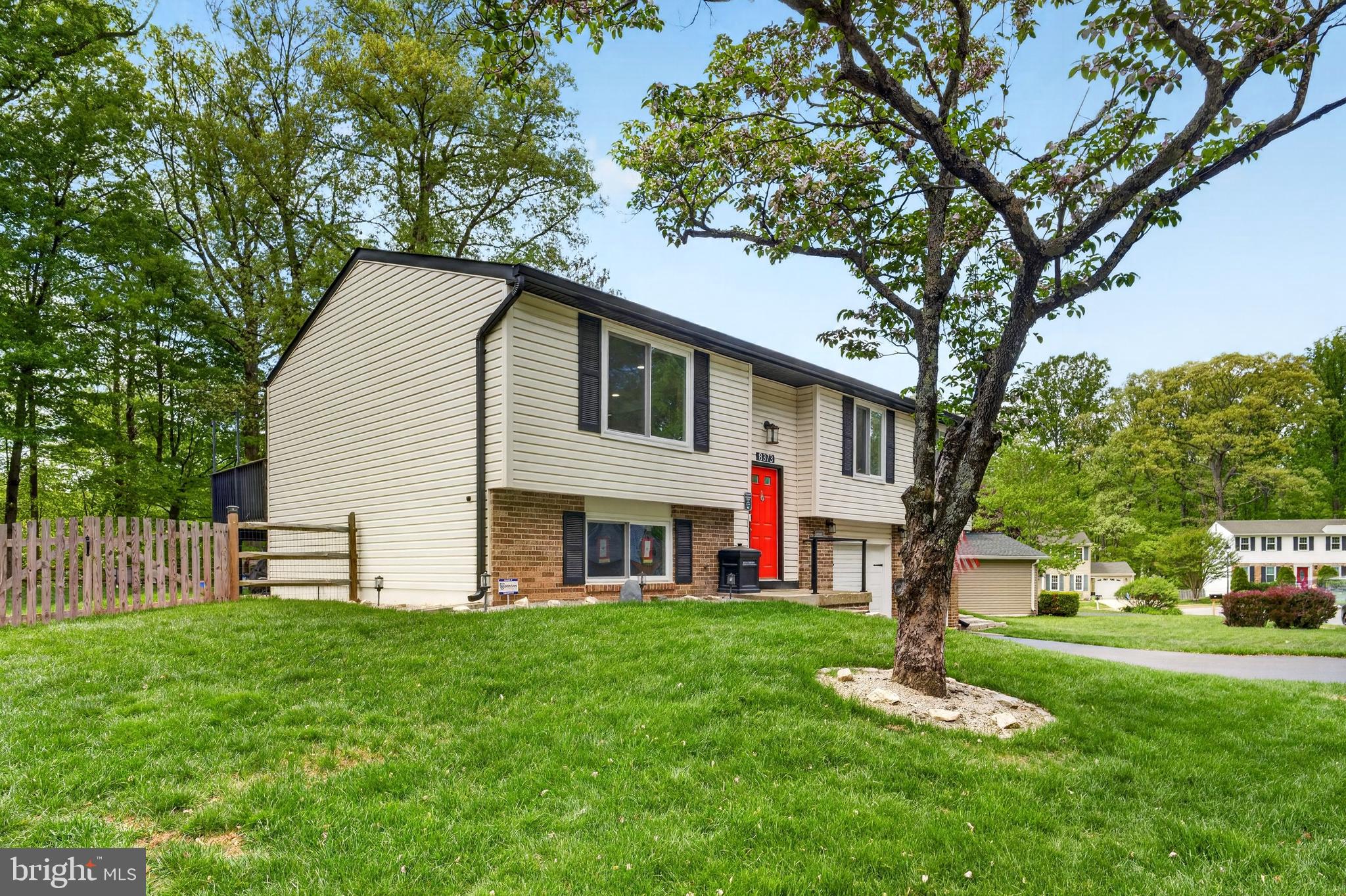 8373 MAGIC LEAF ROAD