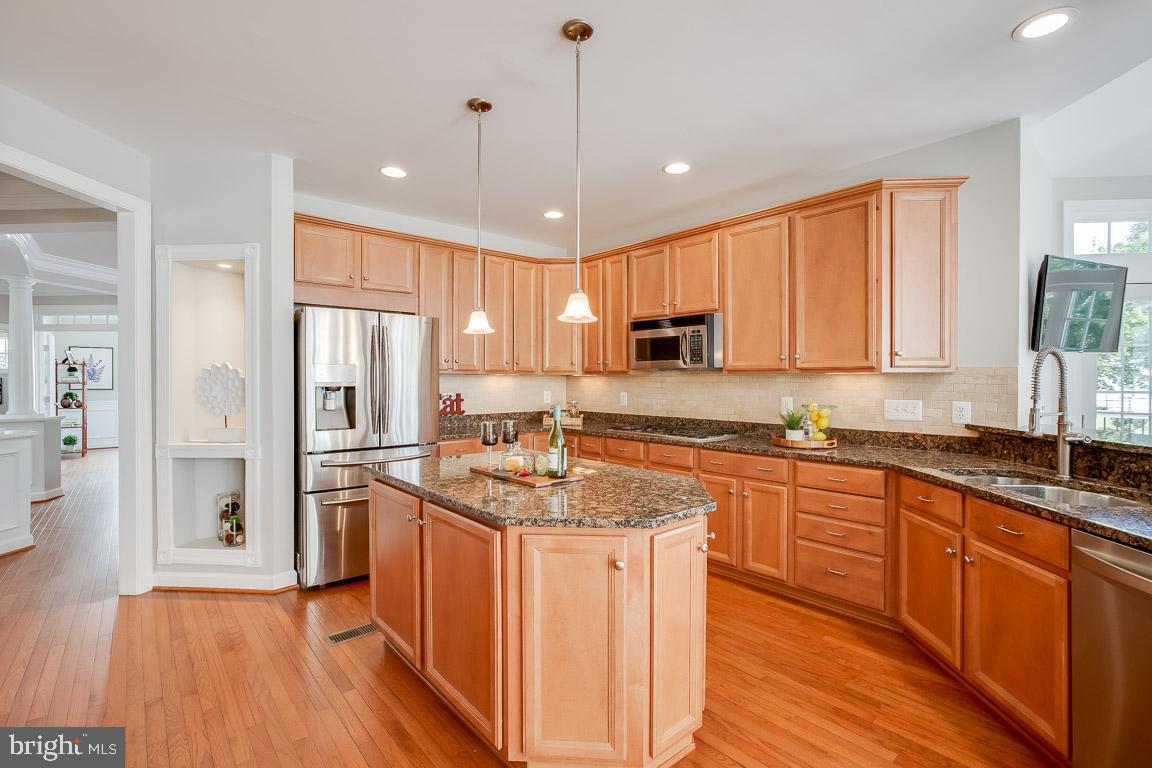 LANSDOWNE ON THE POTOMAC - Residential
