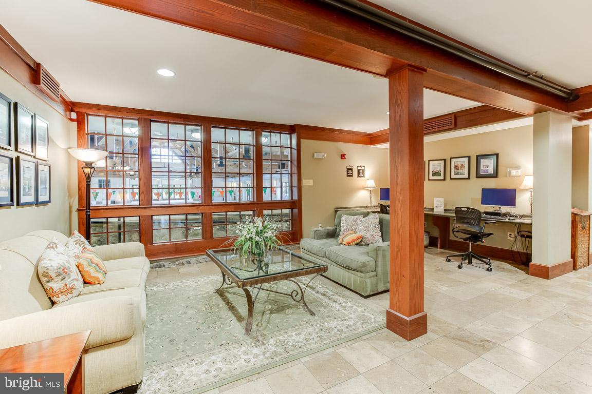 LANSDOWNE ON THE POTOMAC - Residential