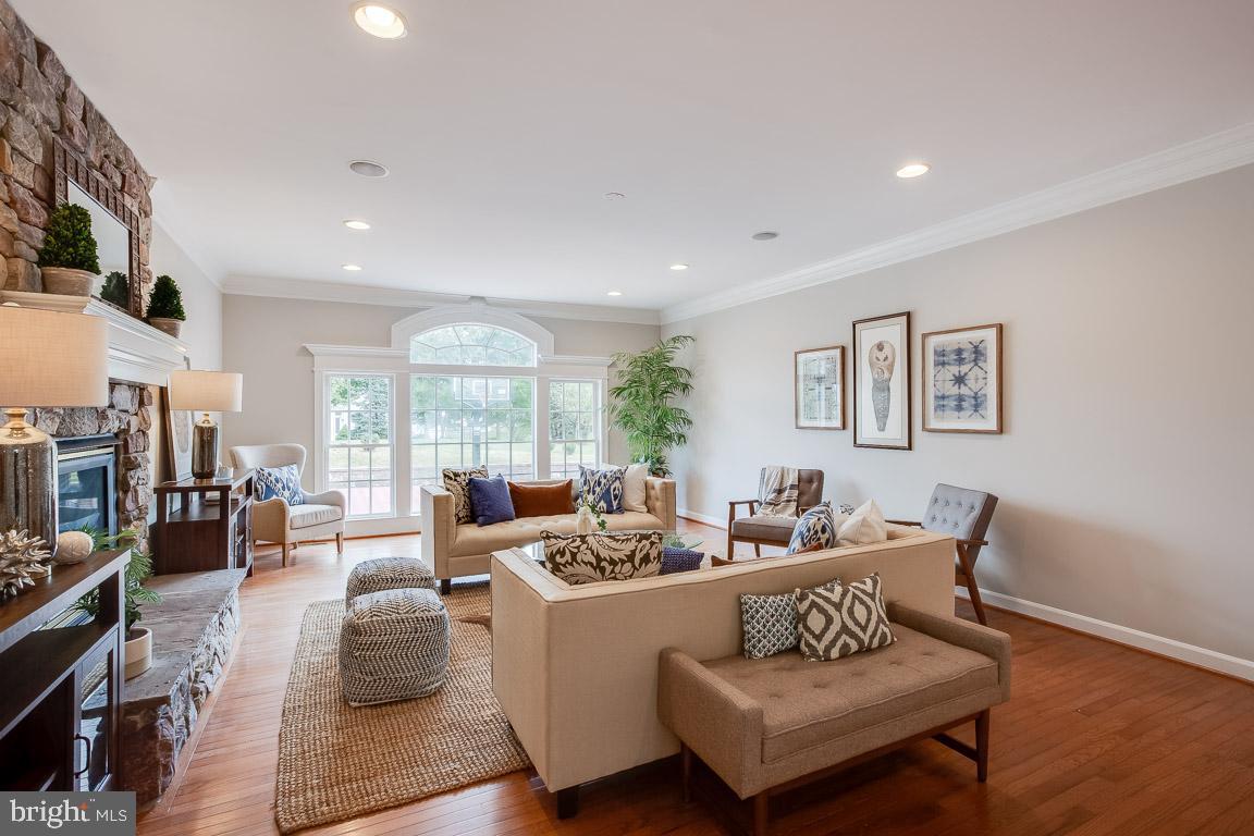 LANSDOWNE ON THE POTOMAC - Residential