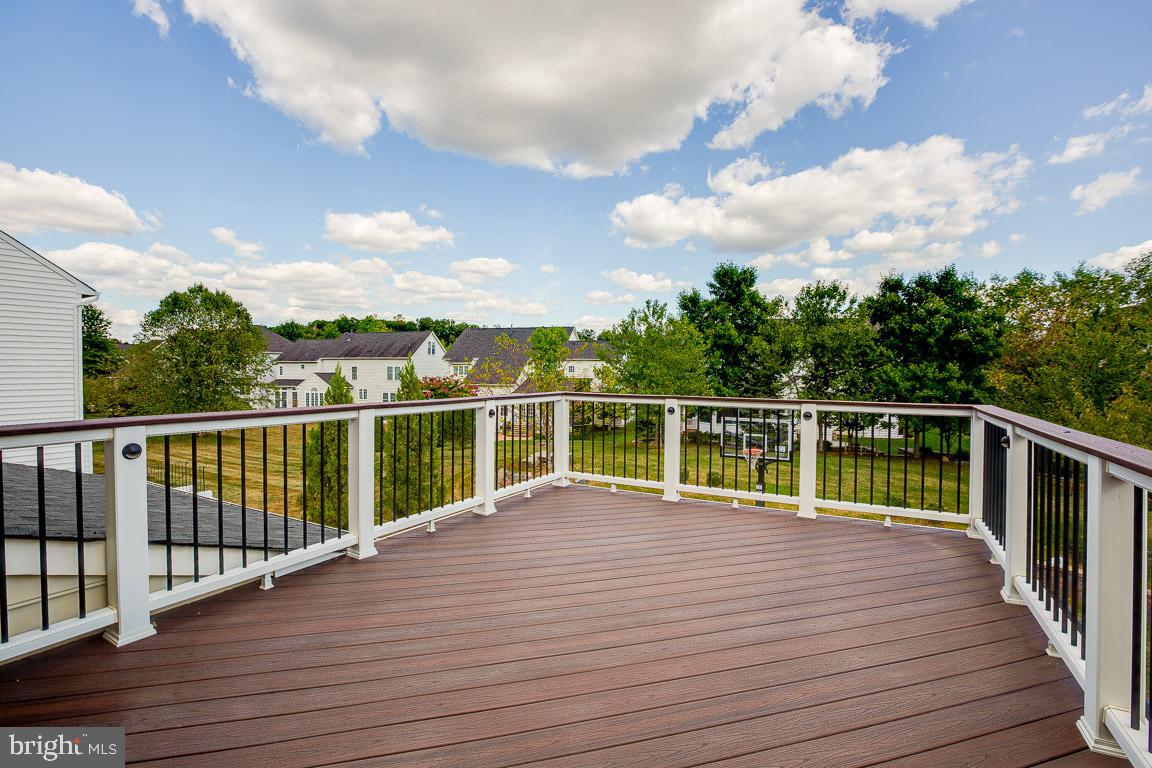 LANSDOWNE ON THE POTOMAC - Residential