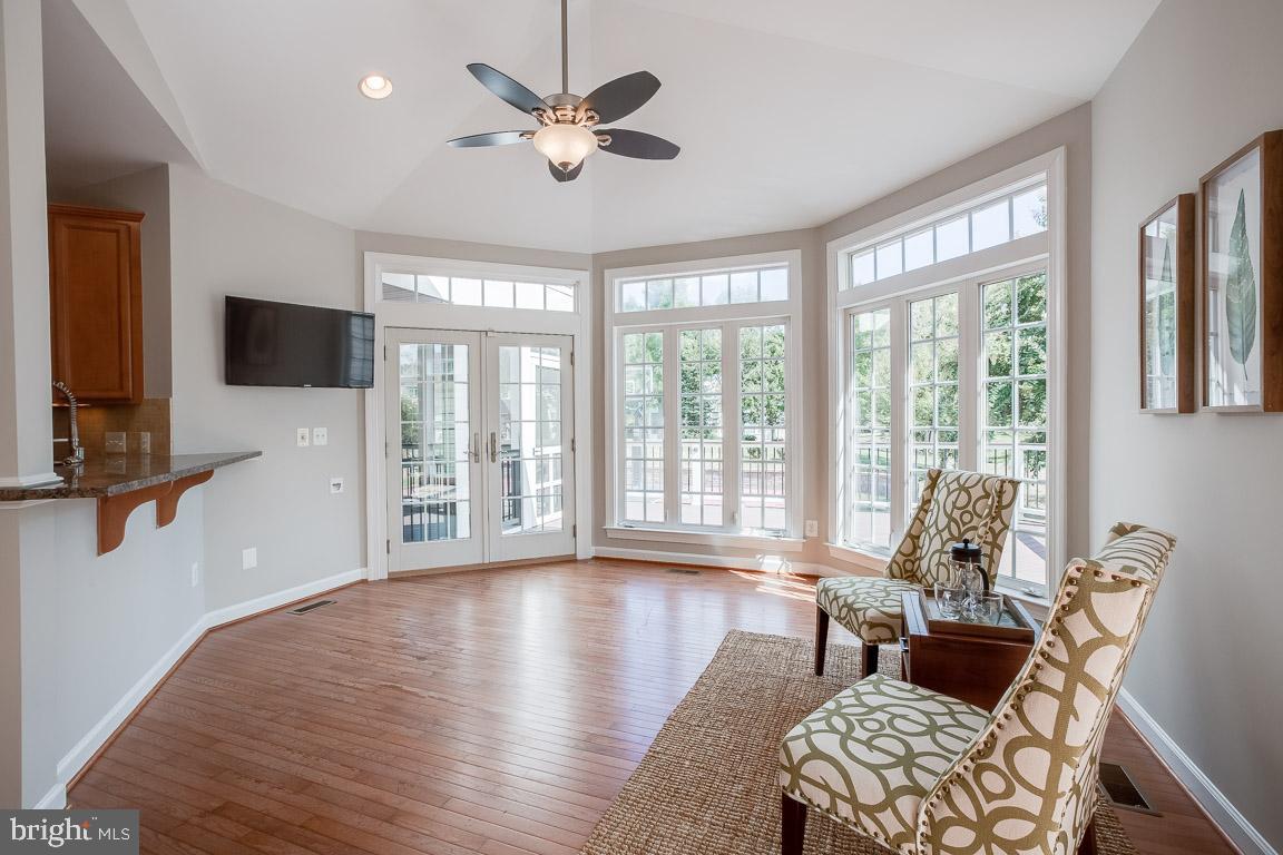 LANSDOWNE ON THE POTOMAC - Residential