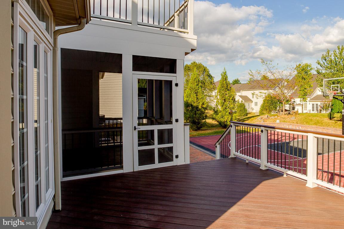 LANSDOWNE ON THE POTOMAC - Residential