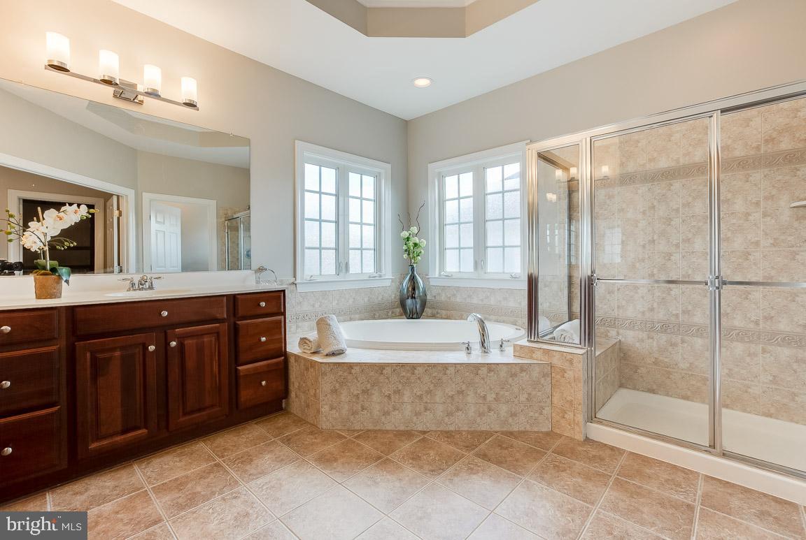 LANSDOWNE ON THE POTOMAC - Residential