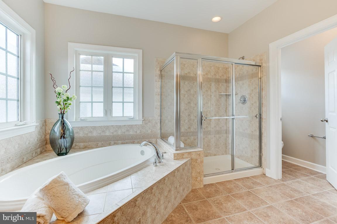 LANSDOWNE ON THE POTOMAC - Residential