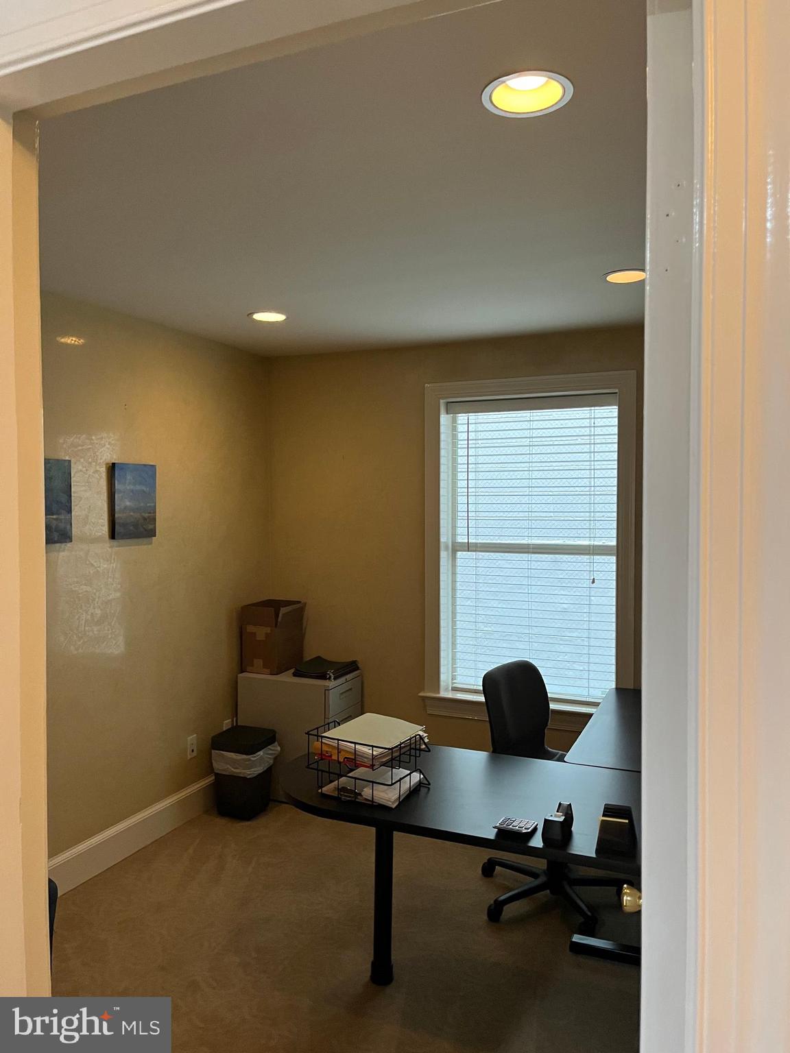 KENSINGTON - Commercial Lease