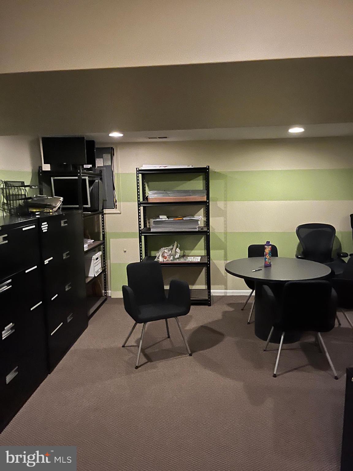 KENSINGTON - Commercial Lease