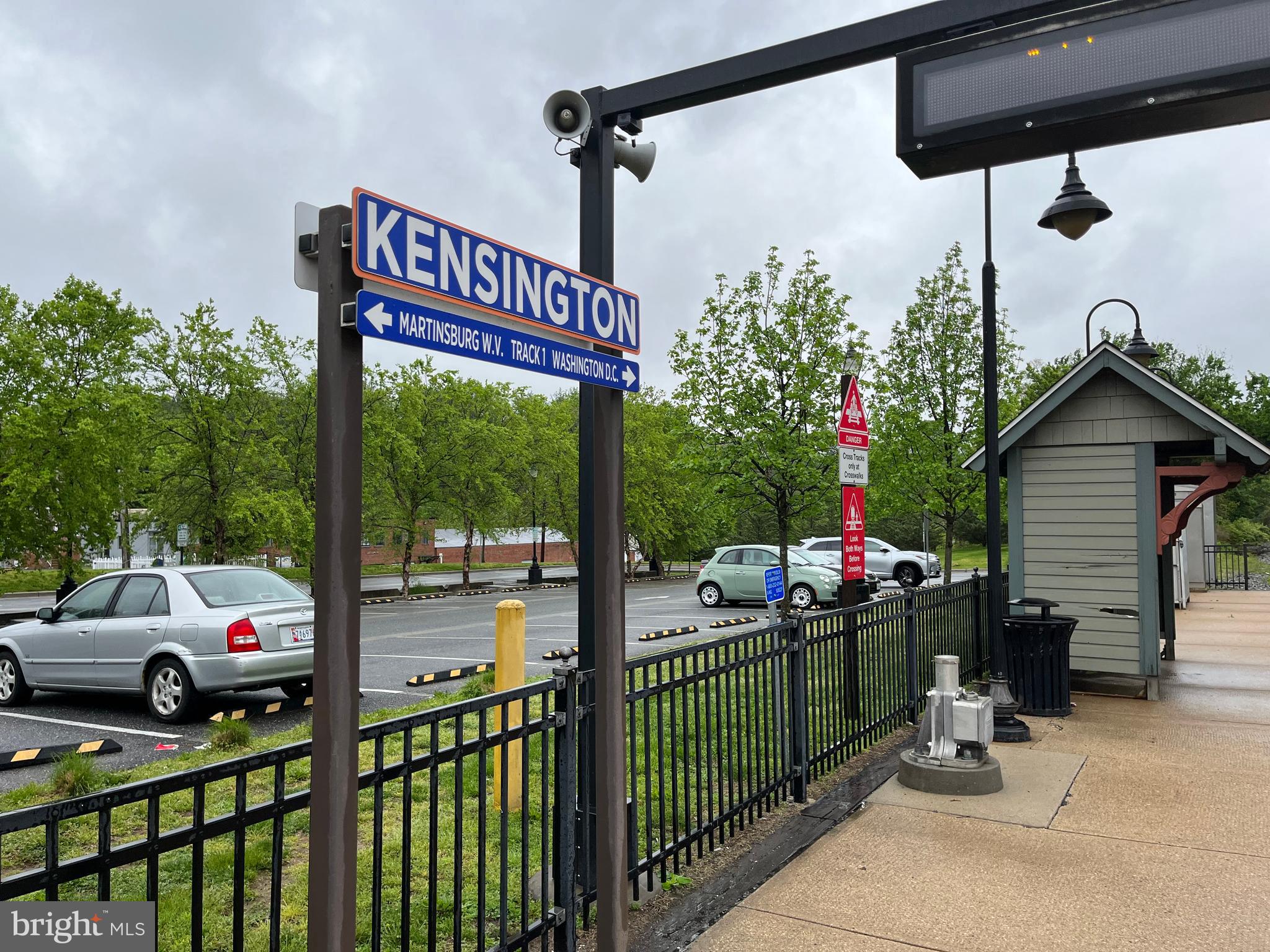 KENSINGTON - Commercial Lease