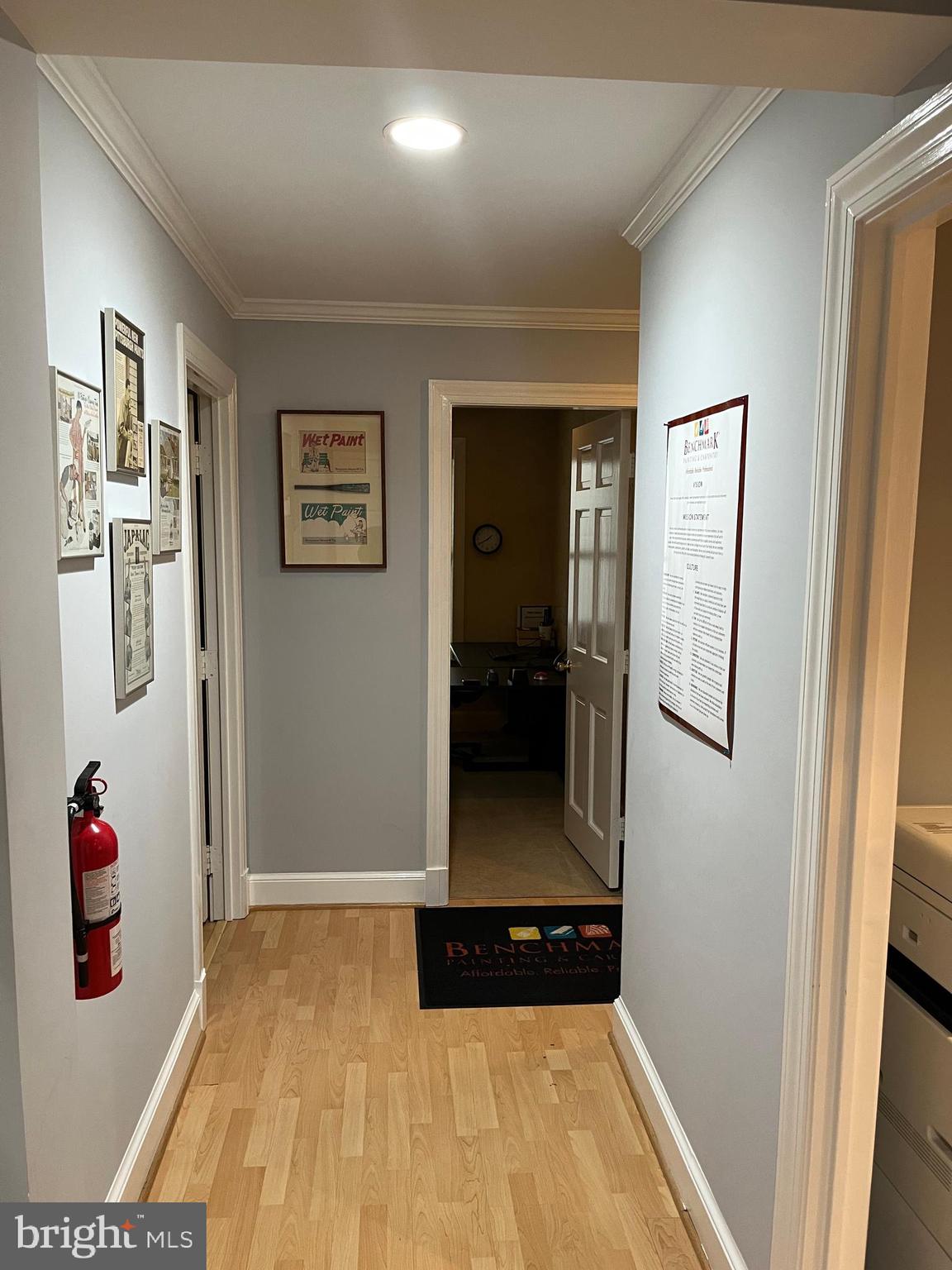 KENSINGTON - Commercial Lease