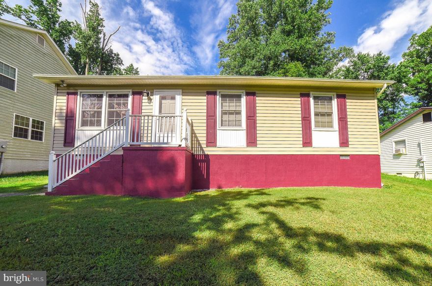 Fresh Price Reduction!  What a home for the price!  Lovely 3 bedroom 1 bath rambler with large yard located in St Mary's Beach.  Just blocks from the water!  Recently updated flooring in living room and kitchen.   Enjoy the large fenced back yard from the freshly painted deck.  Definite must see home!