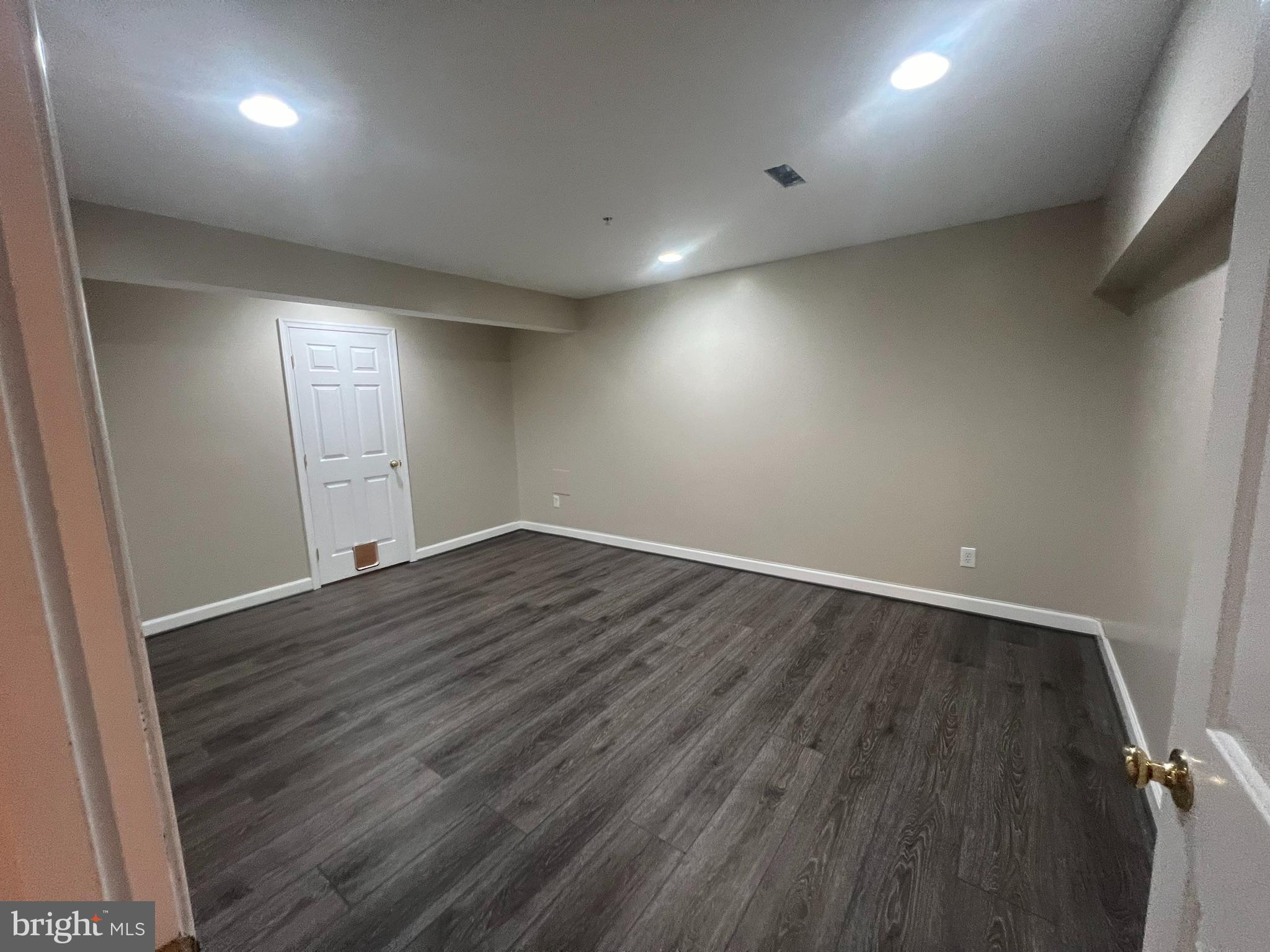 CLARKSBURG VILLAGE - Residential Lease