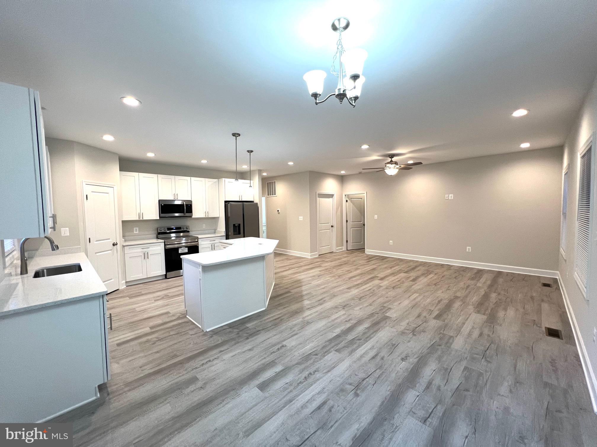 WESTMORELAND SHORES - Residential