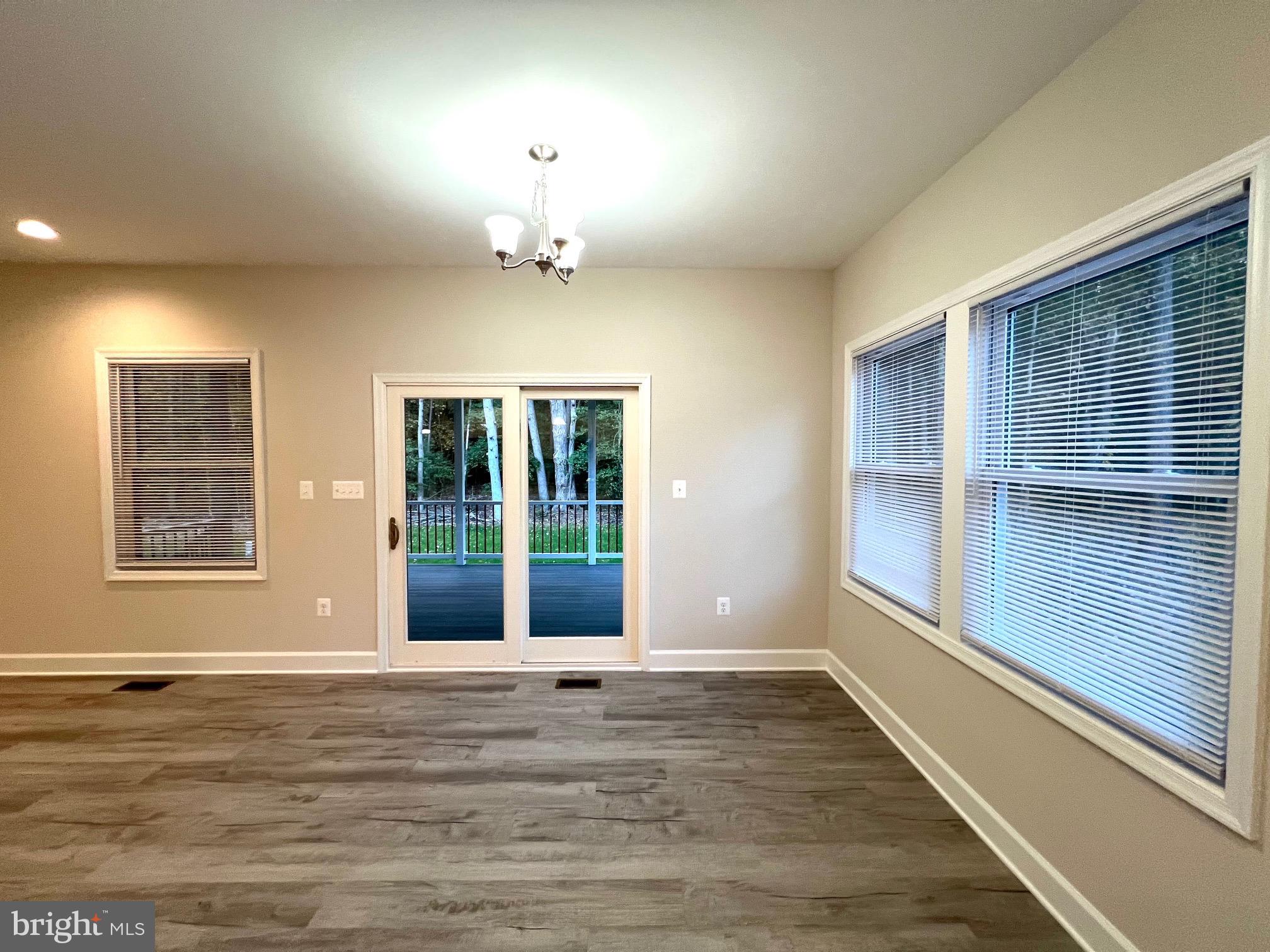 WESTMORELAND SHORES - Residential