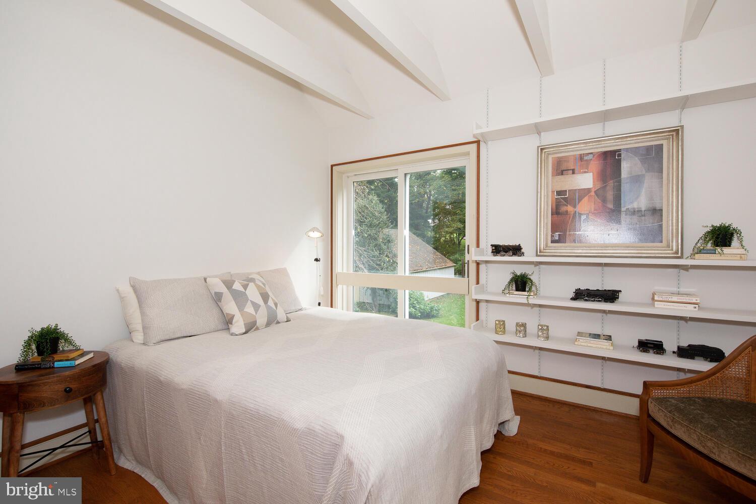 CHESTNUT HILL - Residential