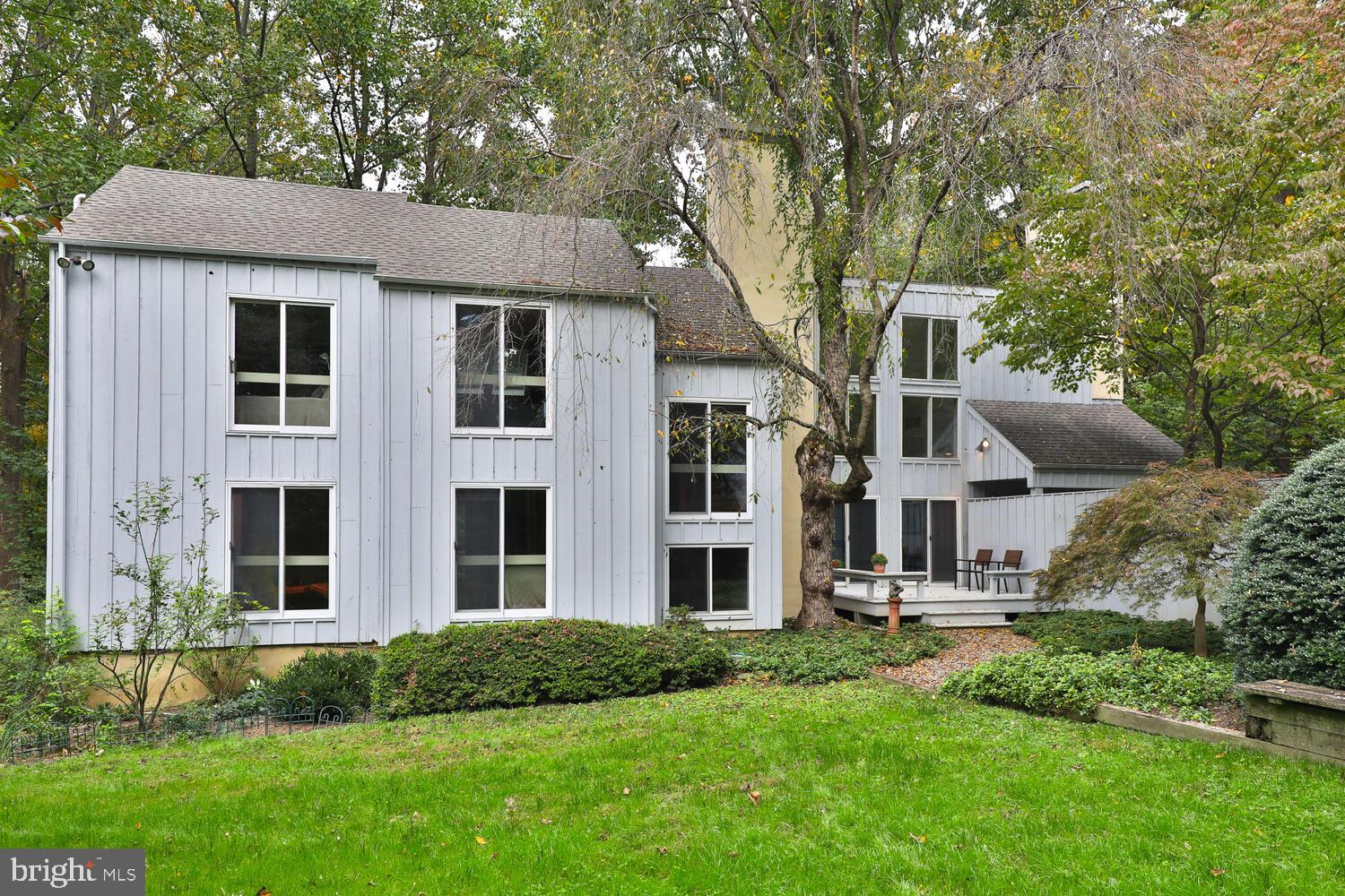 CHESTNUT HILL - Residential