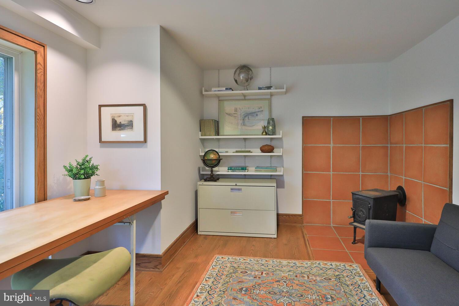 CHESTNUT HILL - Residential