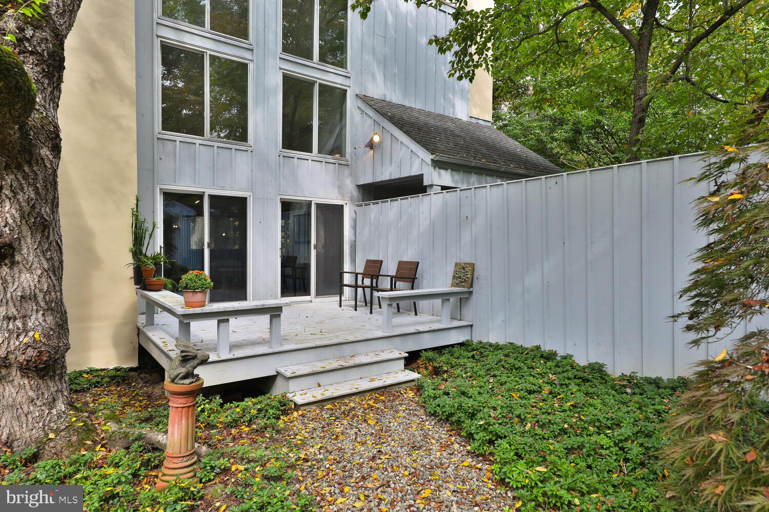 CHESTNUT HILL - Residential